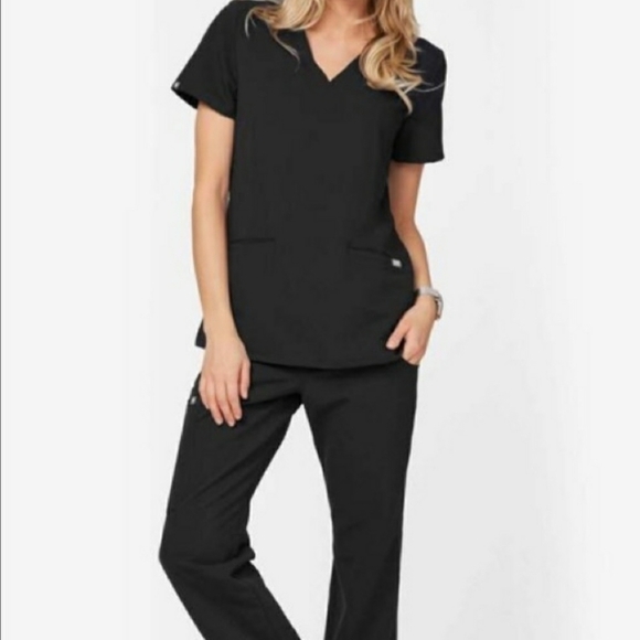 FIGS Casma Three Pocket Scrub Top - Picture 1 of 8